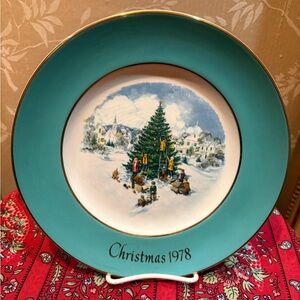 Avon Vintage Christmas Plate Series 1978 by Enoch Wedgewood England